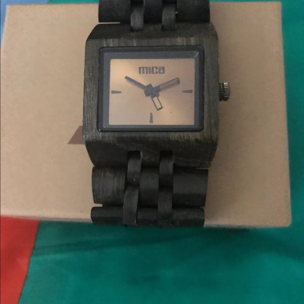 Wood watch mica brand brown